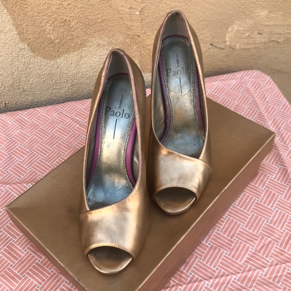Linea Paolo - Pin-Up High-heel Pump - peep toe